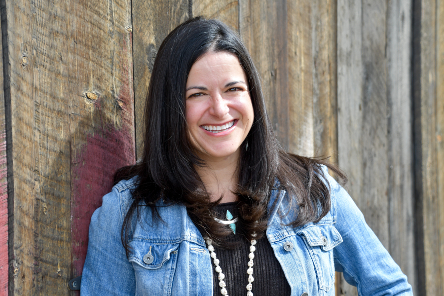 Headshot of Melissa smiling 